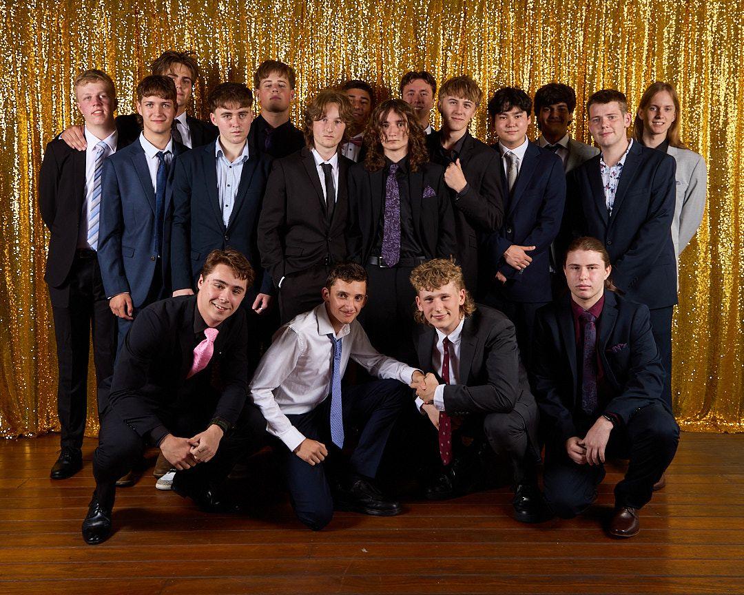 1 S4 A1568 Socials