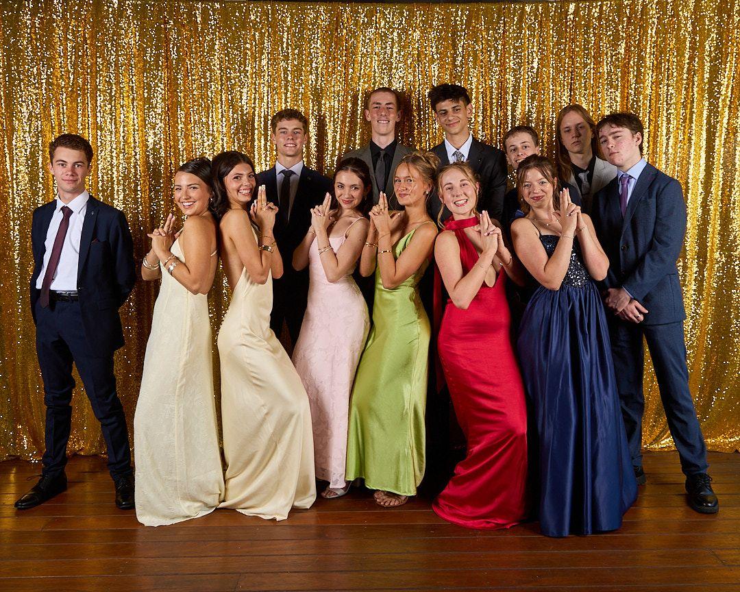 1 S4 A1709 Socials