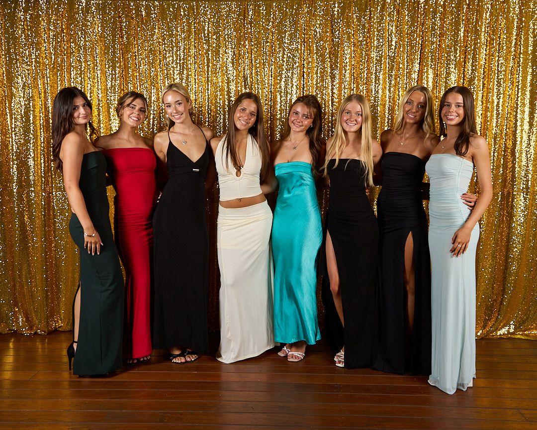 1 S4 A1753 Socials