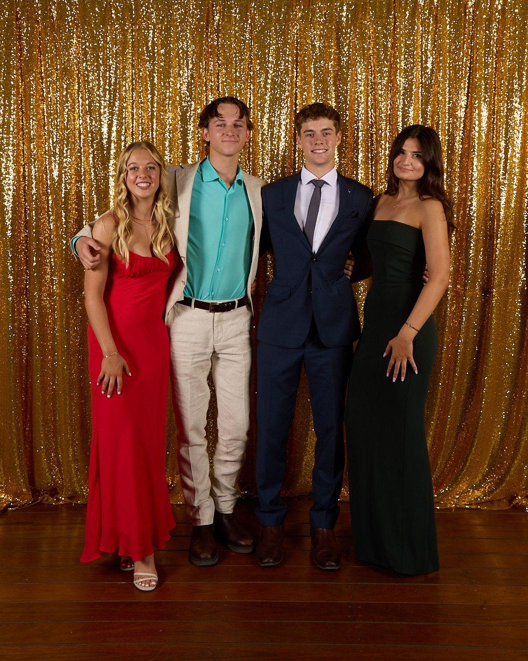 1 S4 A1758 Socials