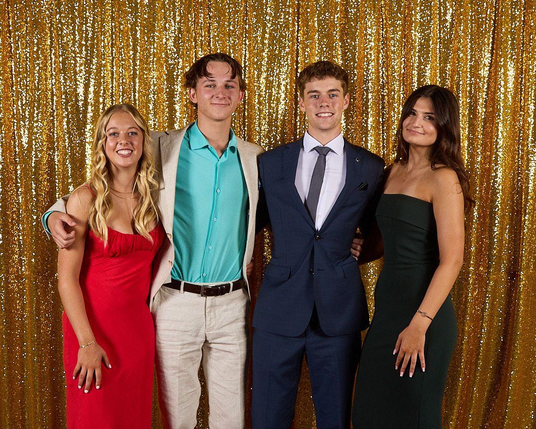 1 S4 A1759 Socials