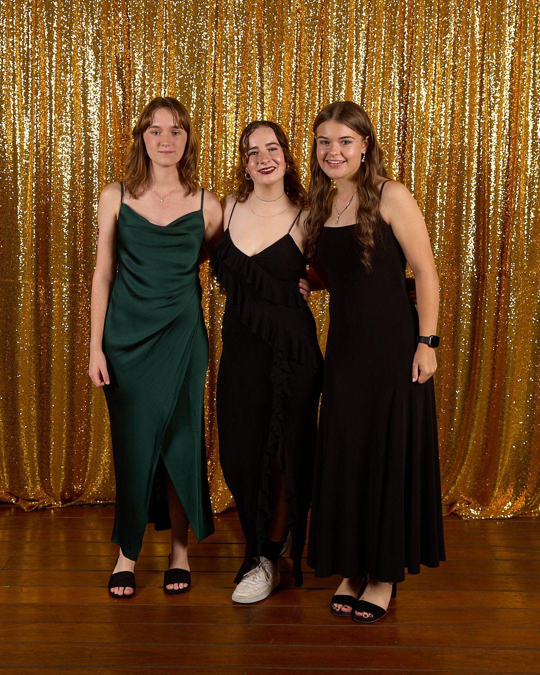 1 S4 A1900 Socials