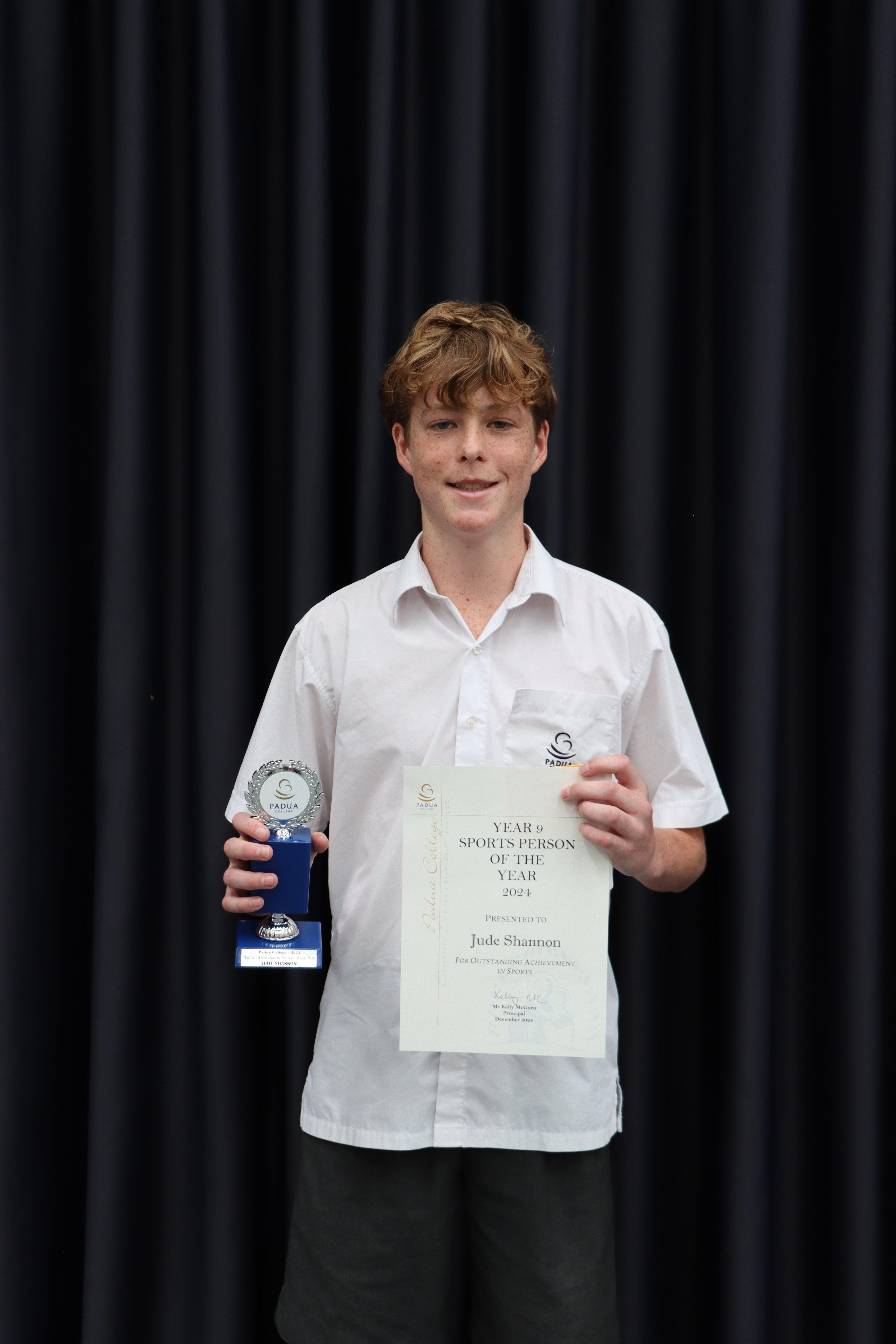 IMG 1565 Year 9 Sportsperson of the Year Award