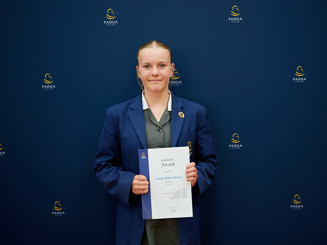 R Sem2 Awards insta IMG 9136