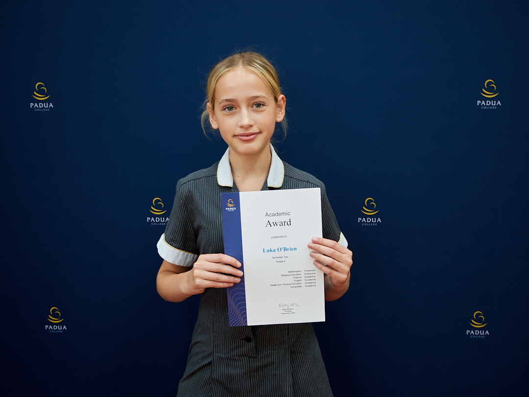 R Sem2 Awards insta IMG 9142