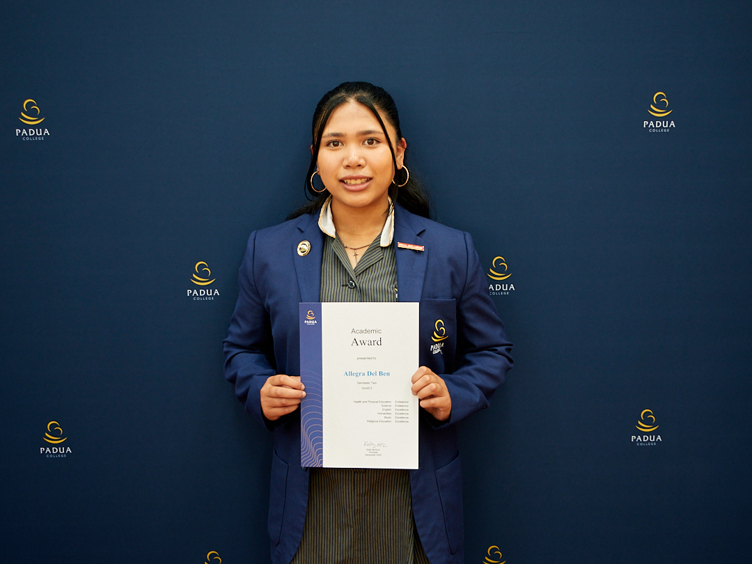 R Sem2 Awards insta IMG 9145