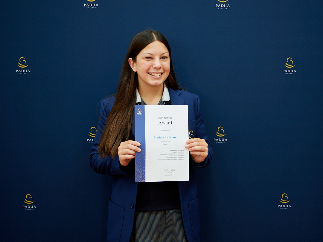 R Sem2 Awards insta IMG 9149