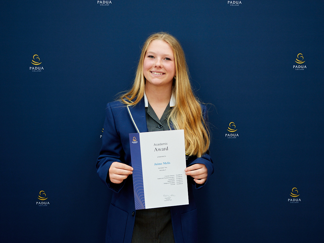 R Sem2 Awards insta IMG 9151