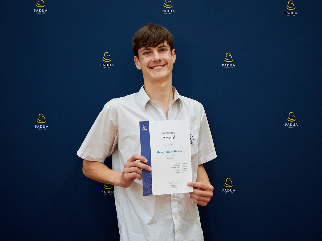 R Sem2 Awards insta IMG 9152