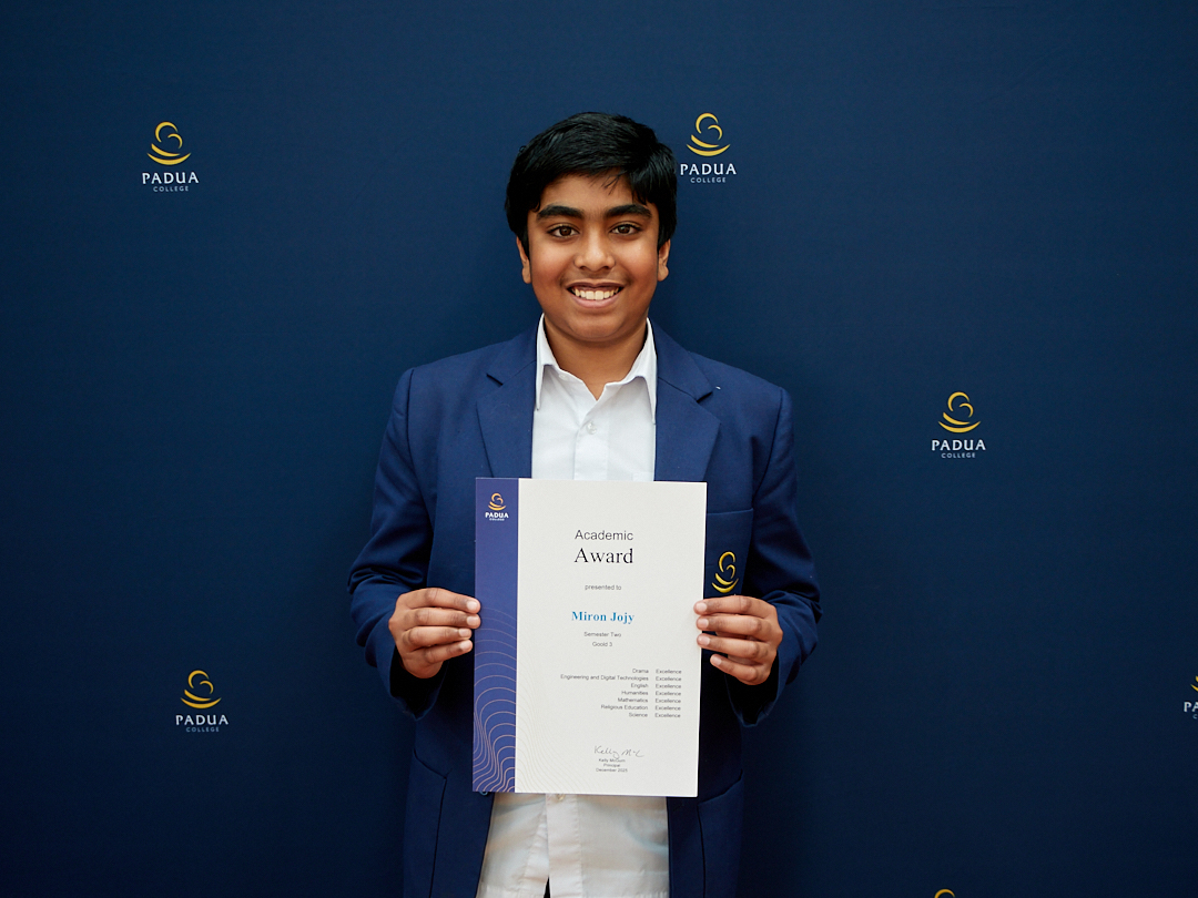 R Sem2 Awards insta IMG 9156