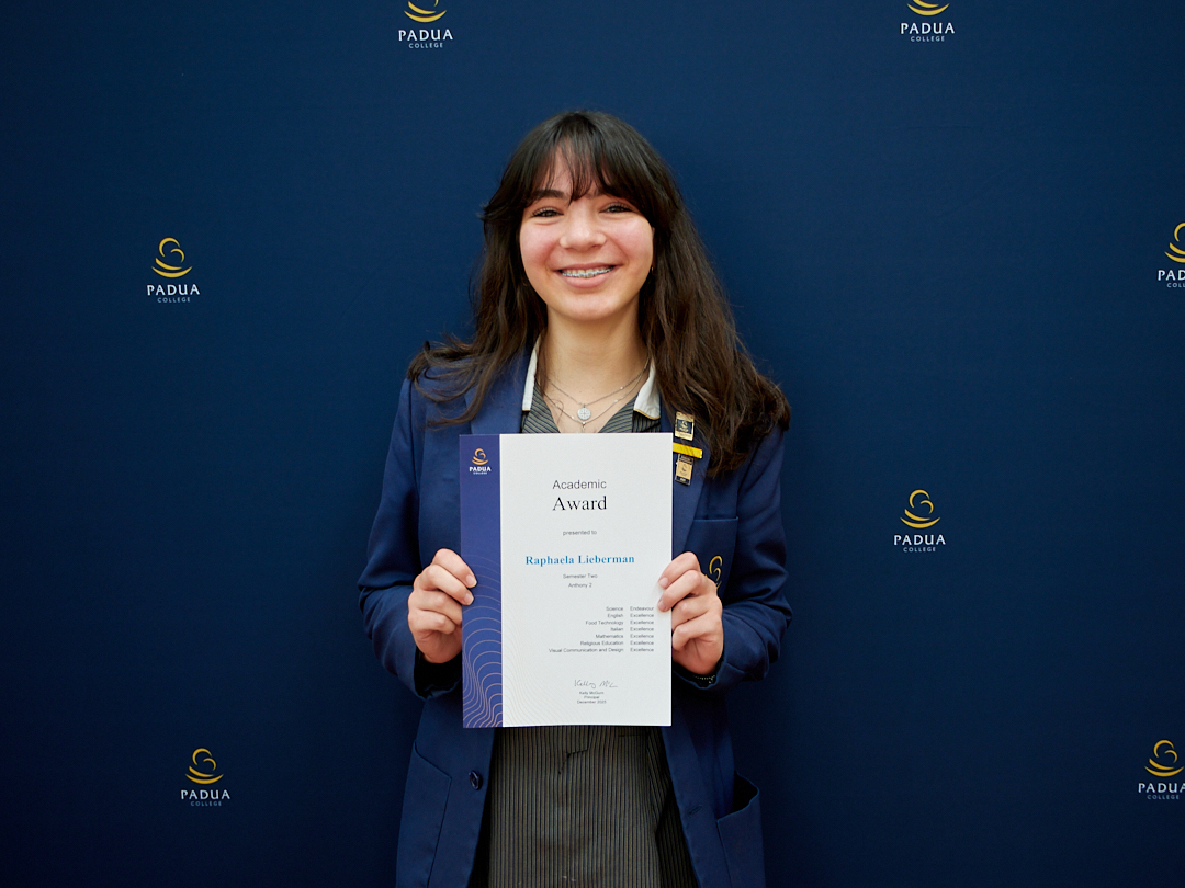 R Sem2 Awards insta IMG 9160