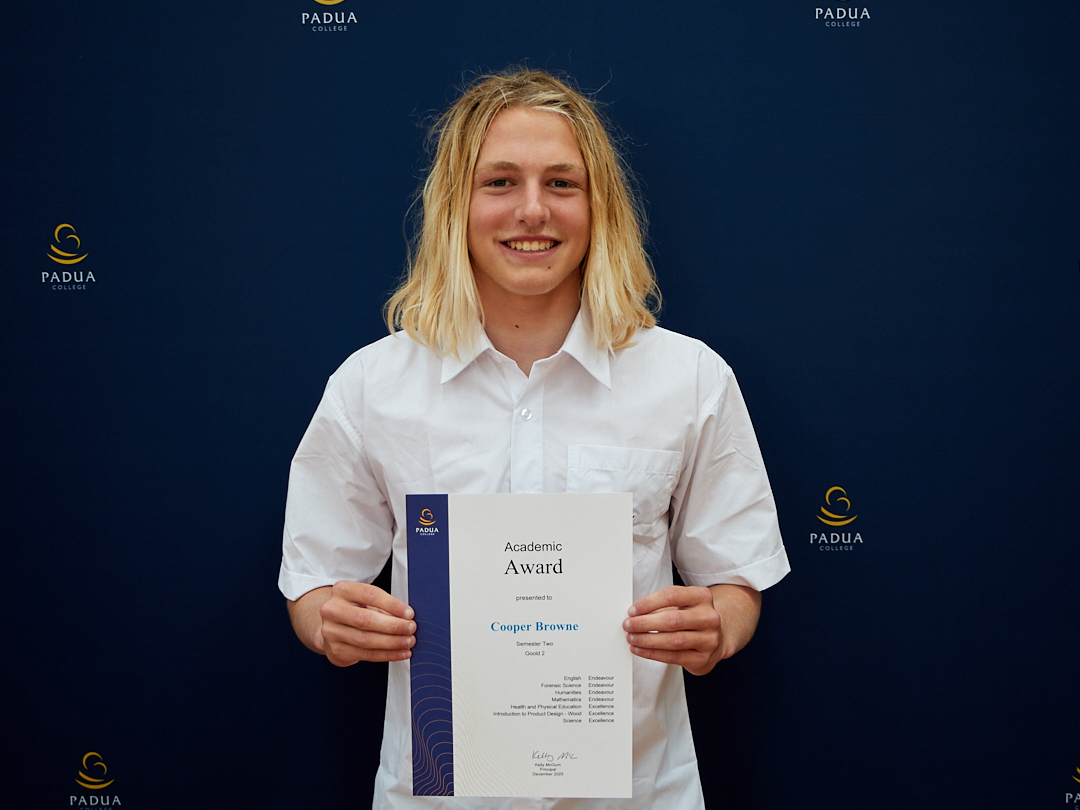 R Sem2 Awards insta IMG 9161