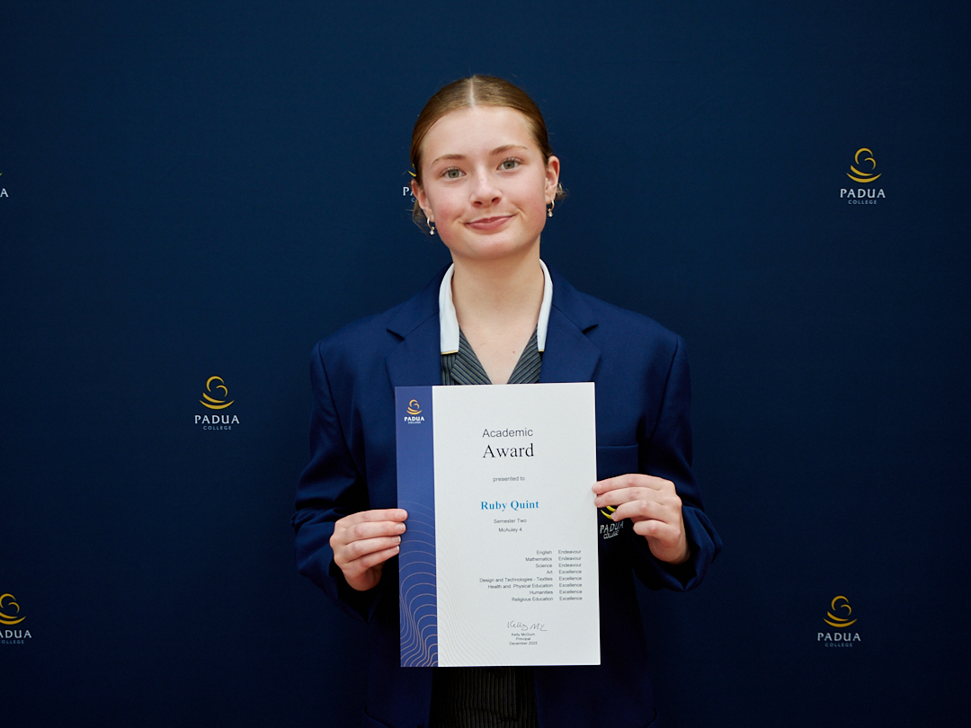 R Sem2 Awards insta IMG 9167