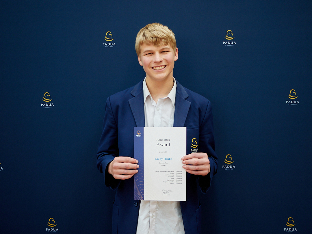 R Sem2 Awards insta IMG 9169