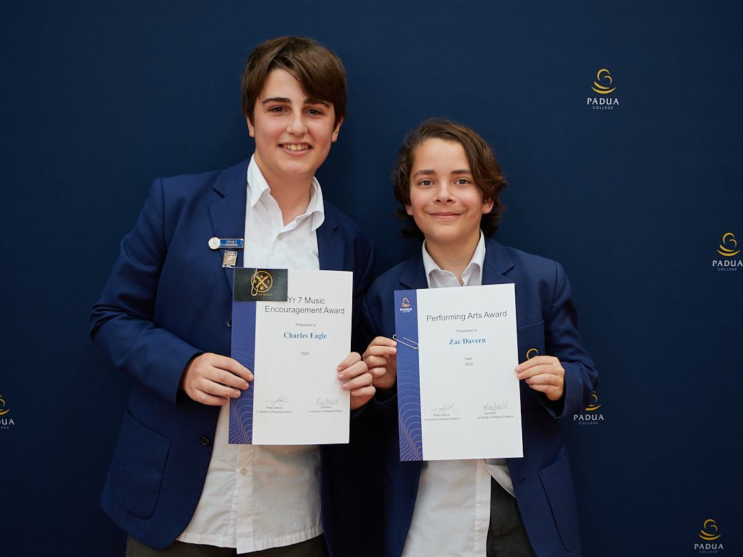 R Sem2 Awards insta IMG 9211