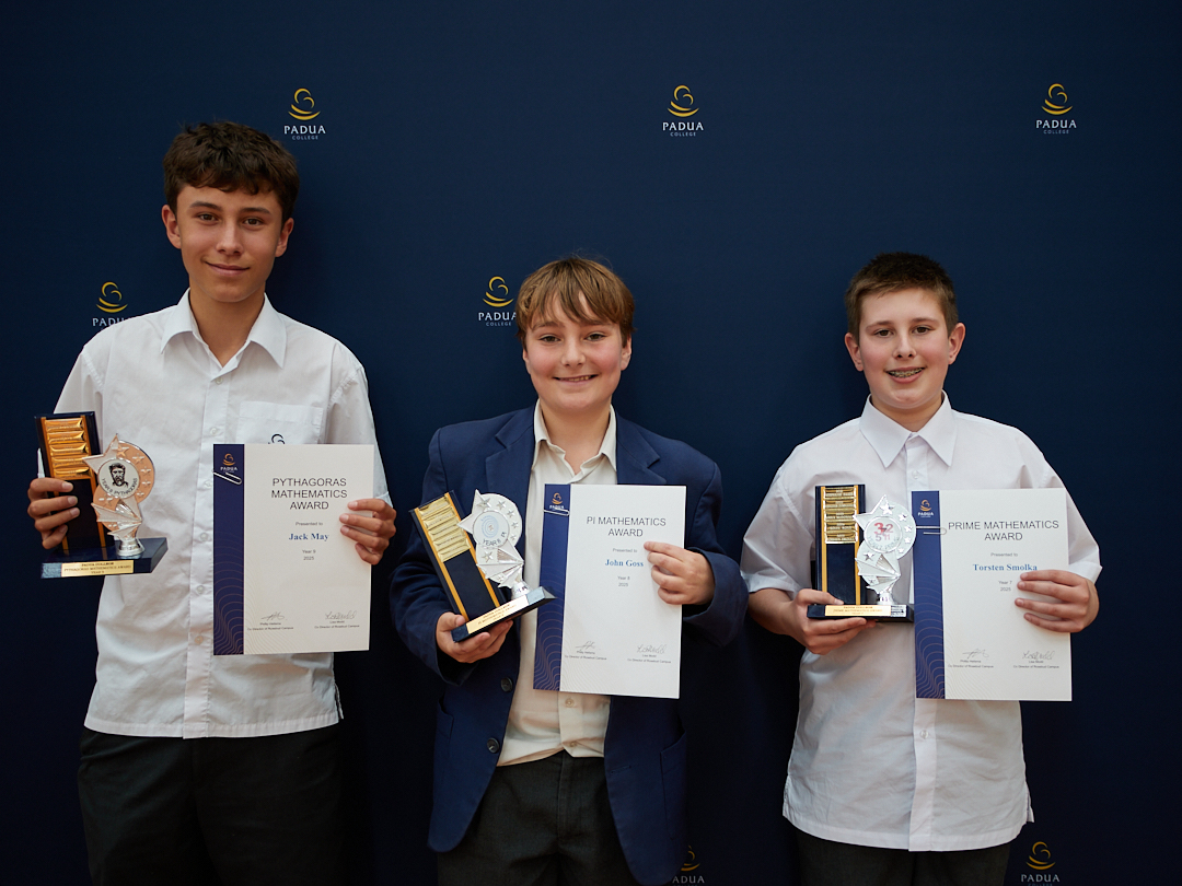 R Sem2 Awards insta IMG 9227