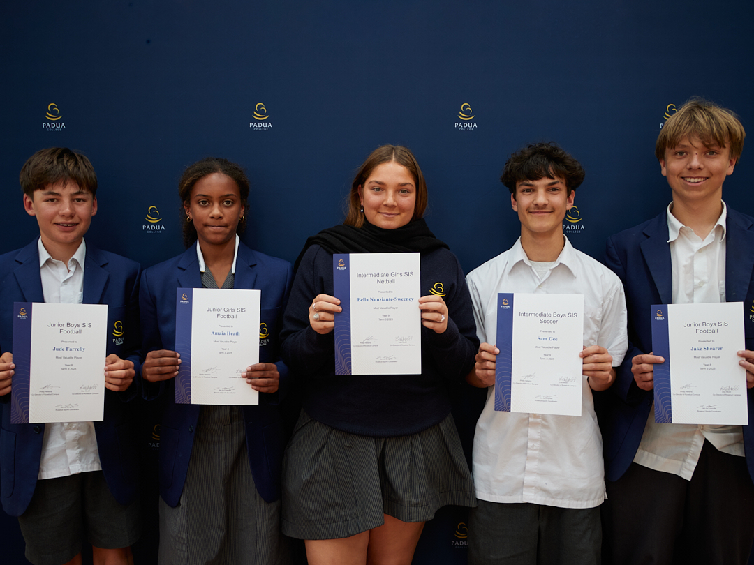 R Sem2 Awards insta IMG 9229