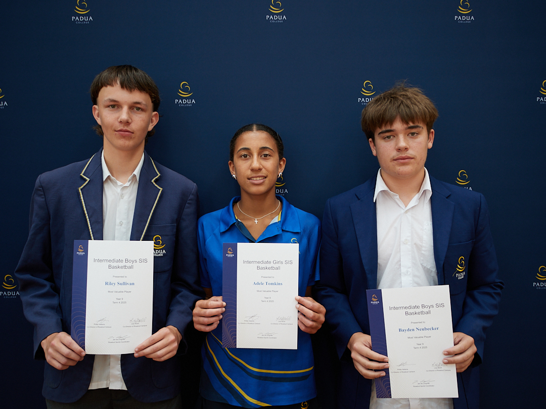 R Sem2 Awards insta IMG 9230