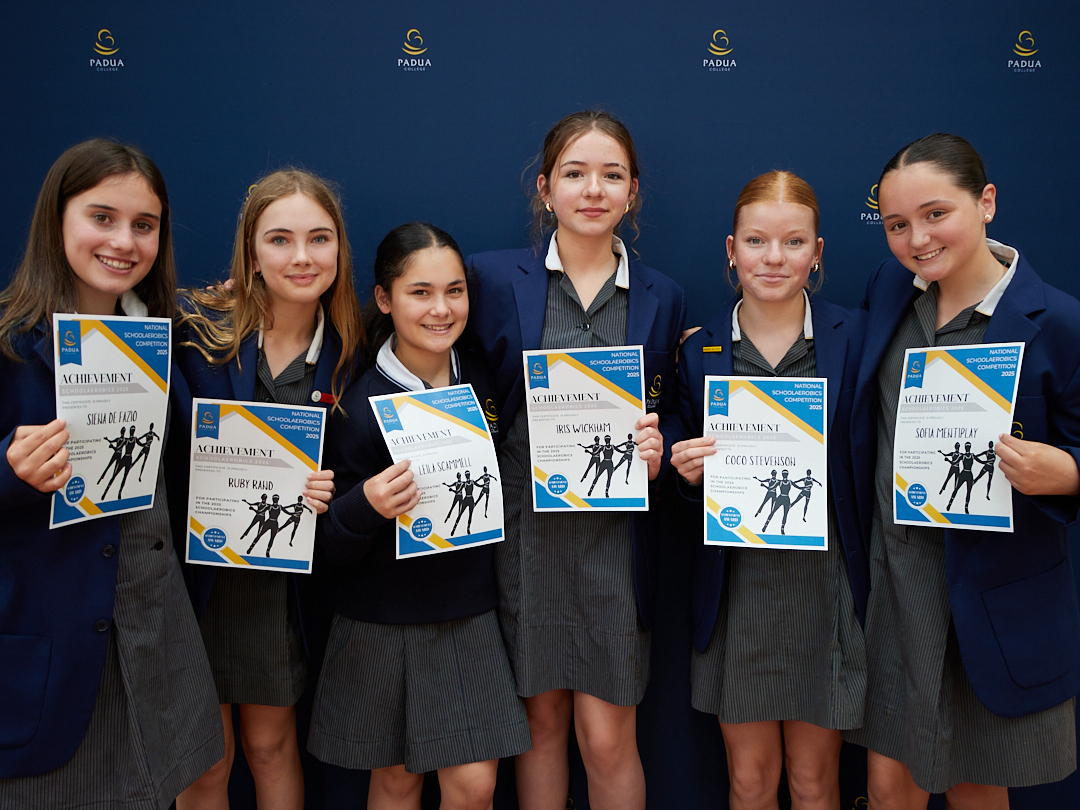 R Sem2 Awards insta IMG 9238