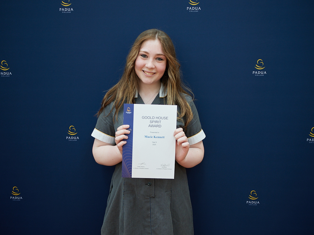 R Sem2 Awards insta IMG 9241