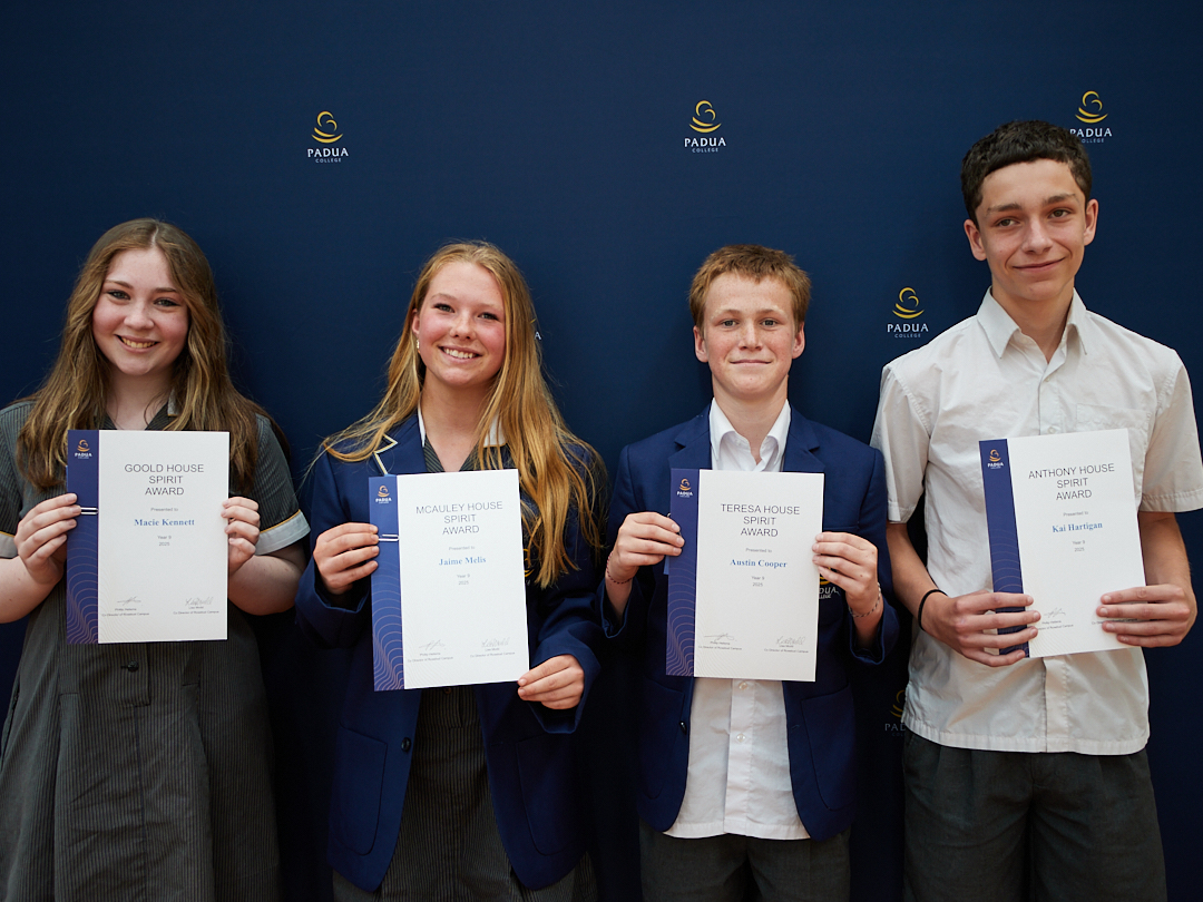 R Sem2 Awards insta IMG 9245