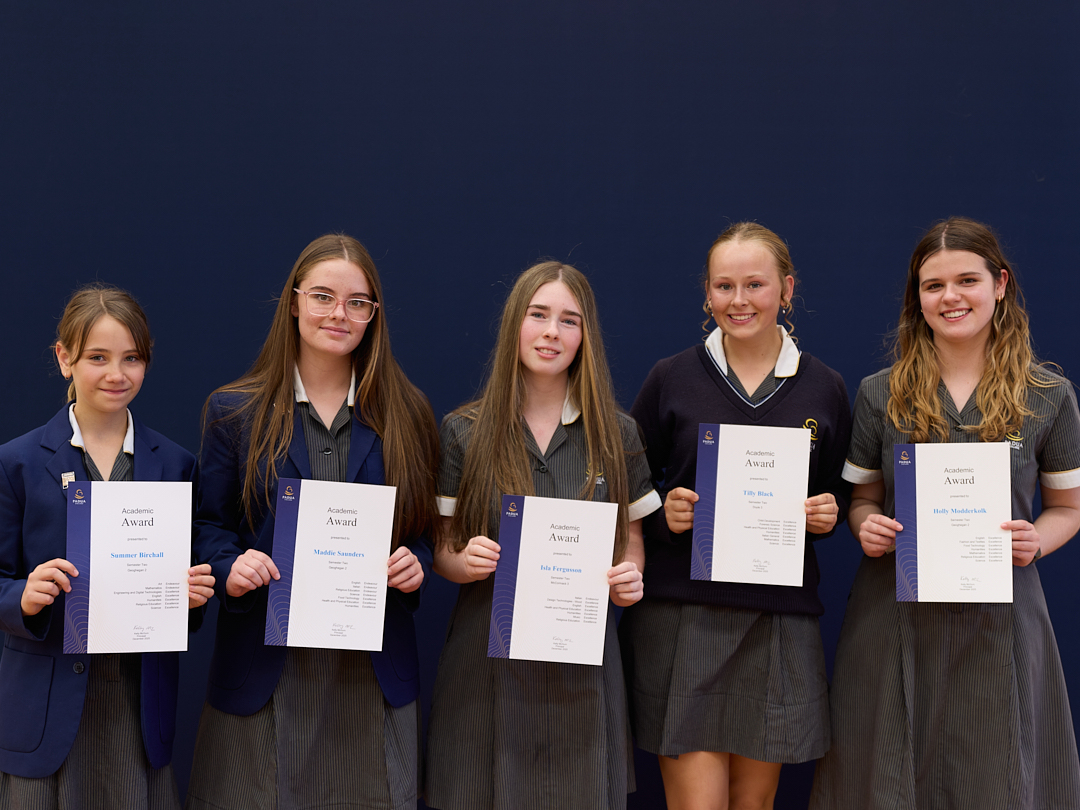 T Sem2 Awards insta098 A9535 1